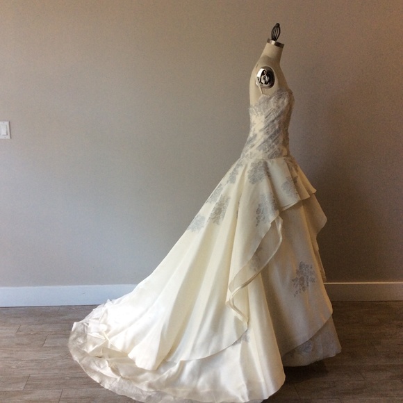 Rivini Wedding Dress Designer Size 8 - Picture 2 of 3